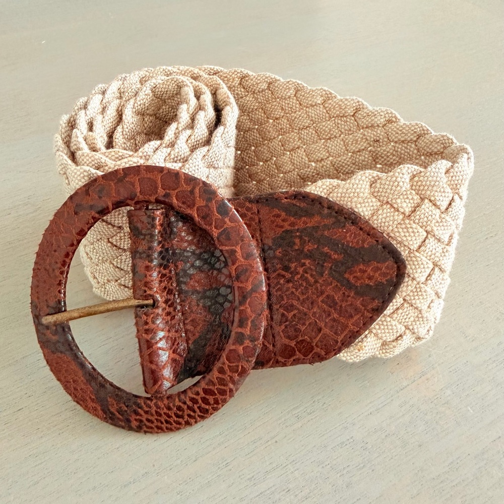 Women’s Braided Belt Beige Woven Elastic Snake Embossed Buckle Casual Waist Belt
